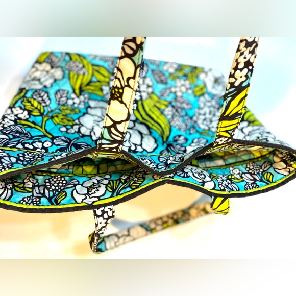 TOTE + Wallet Vera Bradley Floral 12” x 16” x 4.5” - Picture 8 of 14